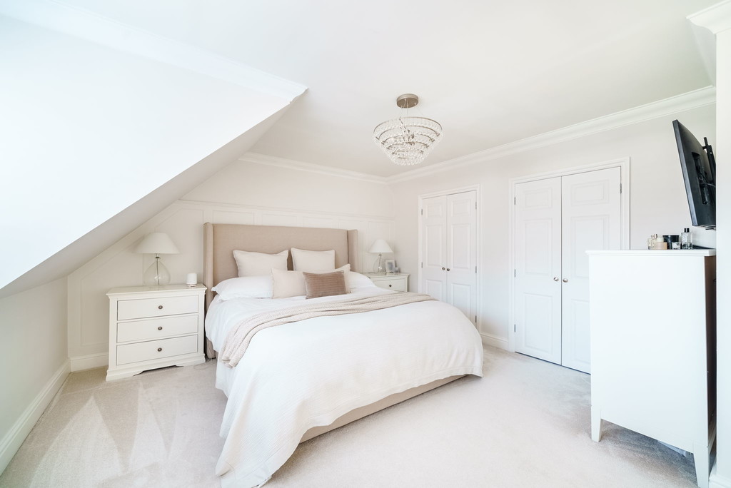 5 bed detached house to rent in The Marches, Kingsfold, RH12  - Property Image 9