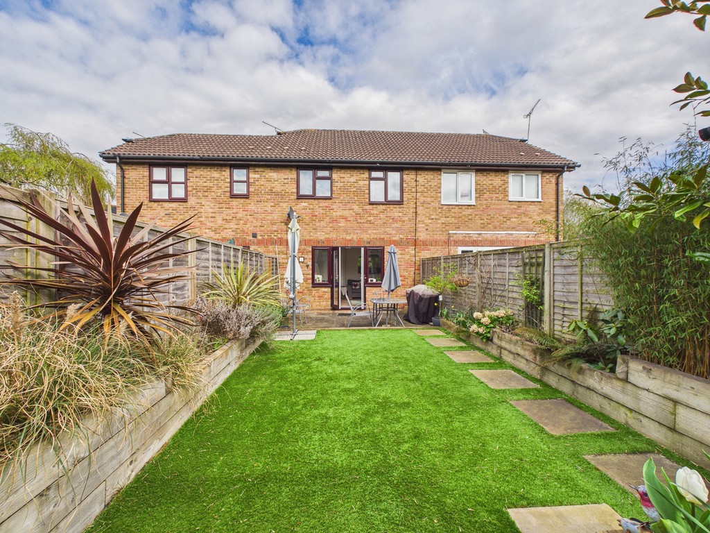 2 bed terraced house to rent in Park Farm Close, Horsham, RH12 - Property Image 11