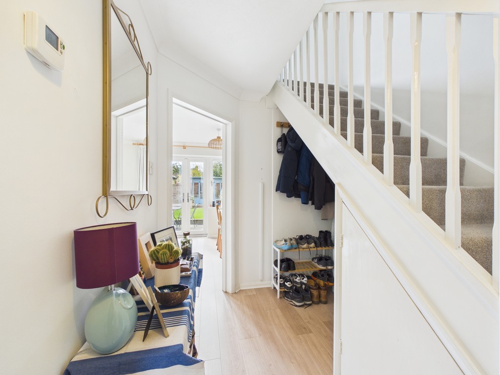 2 bed terraced house to rent in Park Farm Close, Horsham, RH12 - Property Image 3