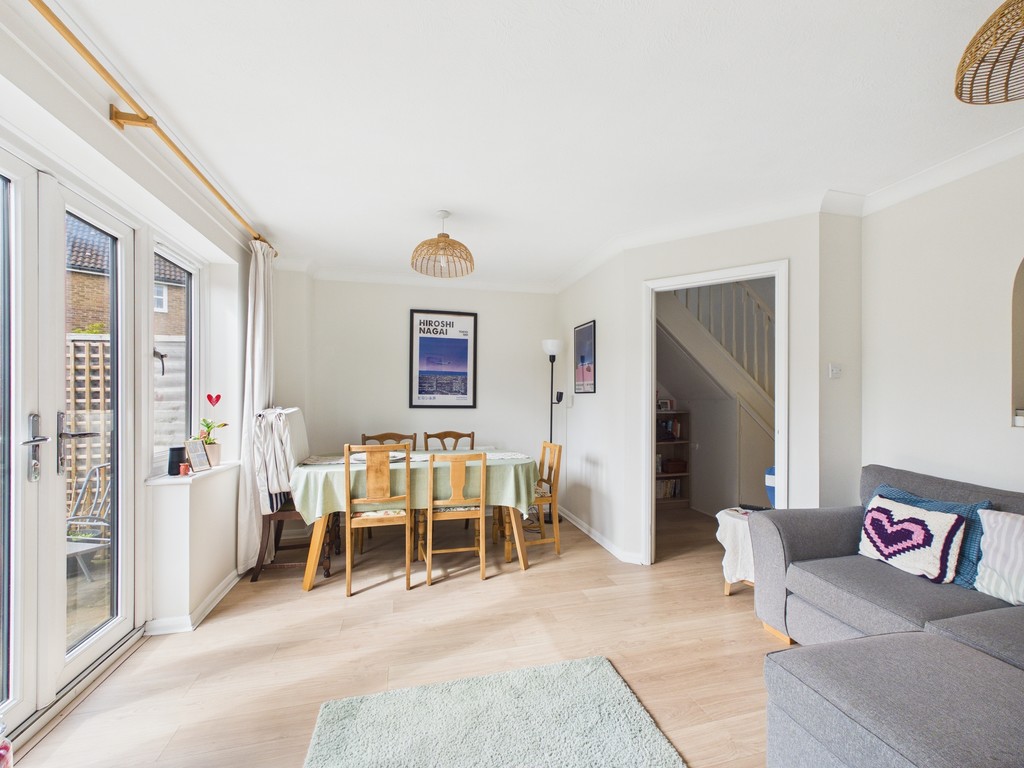 2 bed terraced house to rent in Park Farm Close, Horsham, RH12 - Property Image 5