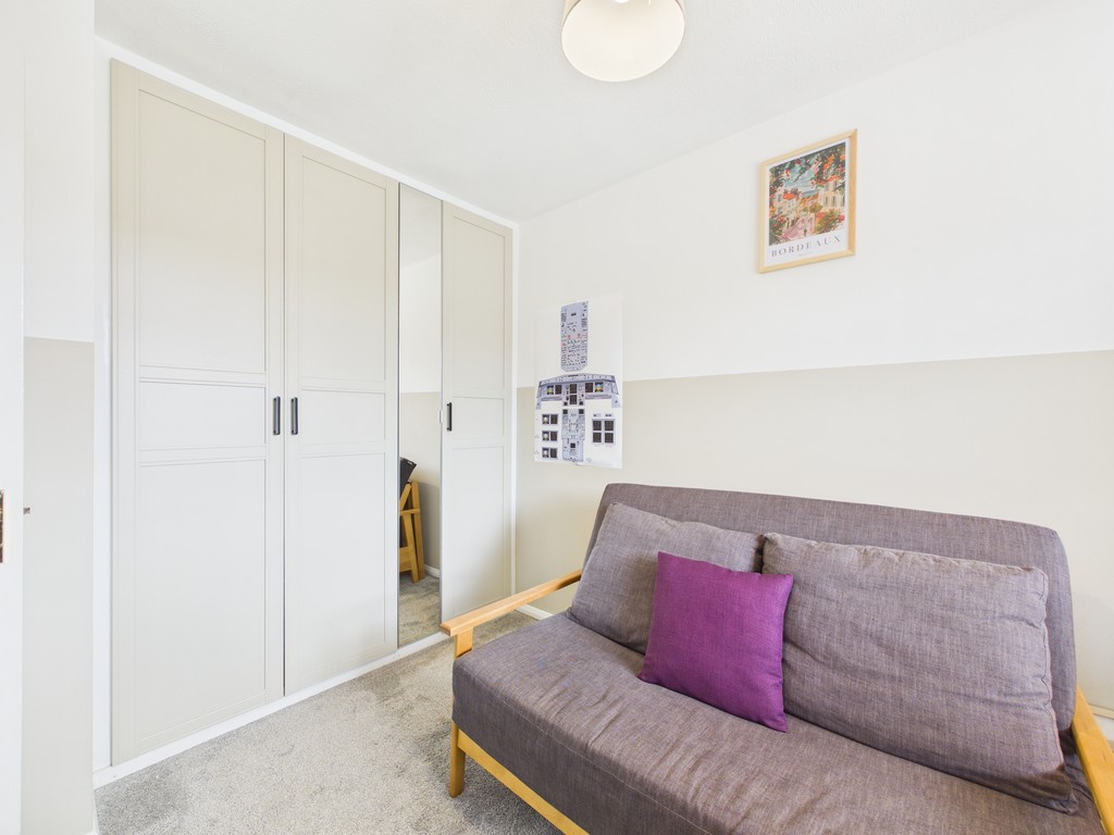 2 bed terraced house to rent in Park Farm Close, Horsham, RH12 - Property Image 9