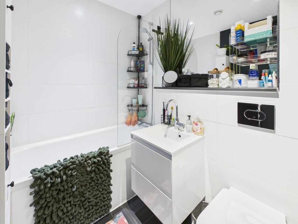 1 bed apartment to rent in North Street, Horsham, RH13  - Property Image 6