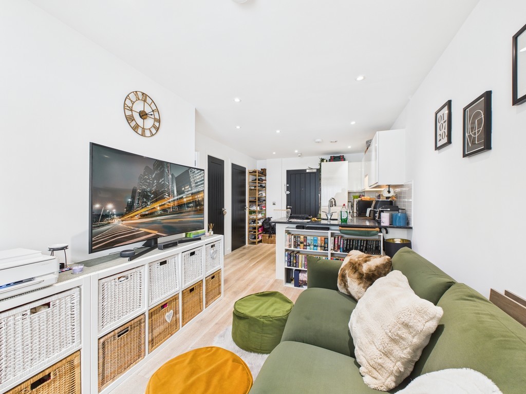 1 bed apartment to rent in North Street, Horsham, RH13  - Property Image 2