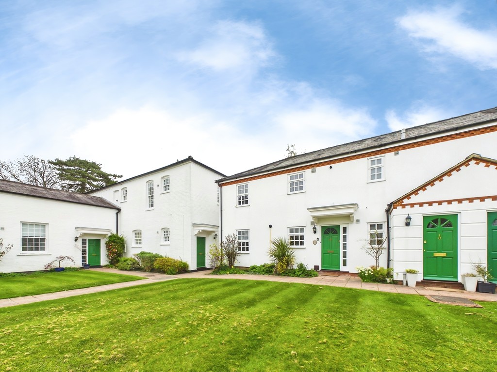 2 bed ground floor maisonette to rent in Ashdown Court, Oak Tree Way, Horsham  - Property Image 1