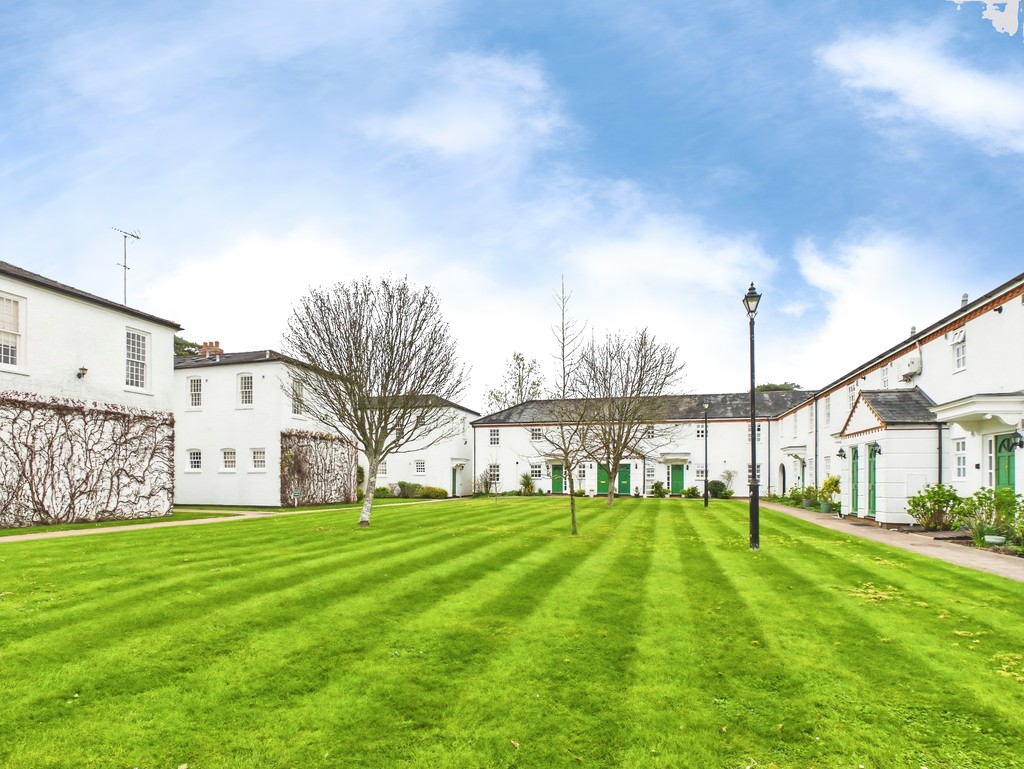 2 bed ground floor maisonette to rent in Ashdown Court, Oak Tree Way, Horsham  - Property Image 12