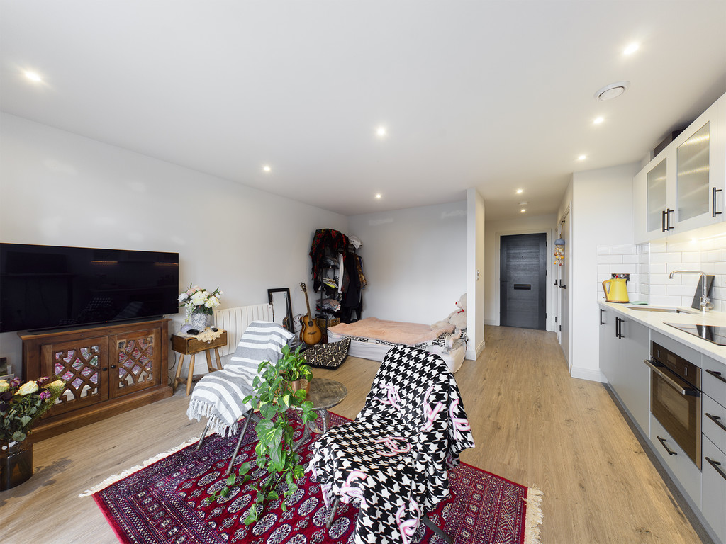 Studio flat to rent in The Paperyard, Horsham  - Property Image 4