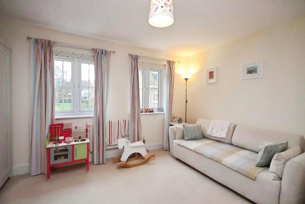 3 bed terraced house to rent in Wellswood, Haywards Heath - Property Image 12