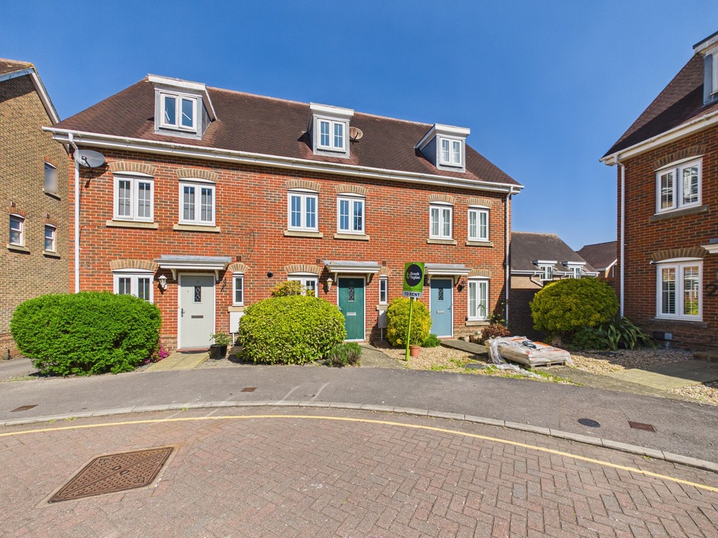 3 bed terraced house to rent in Wellswood, Haywards Heath - Property Image 1