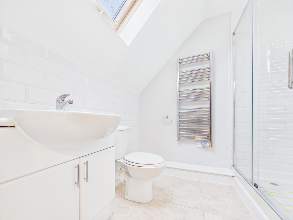 3 bed terraced house to rent in Wellswood, Haywards Heath  - Property Image 9