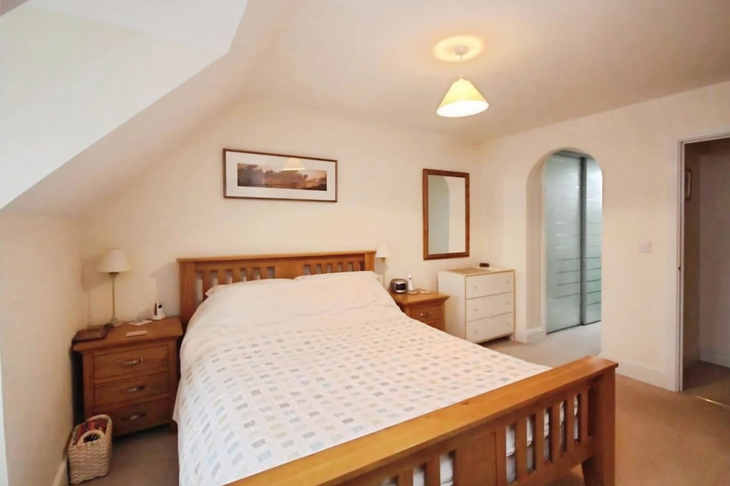 3 bed terraced house to rent in Wellswood, Haywards Heath - Property Image 5