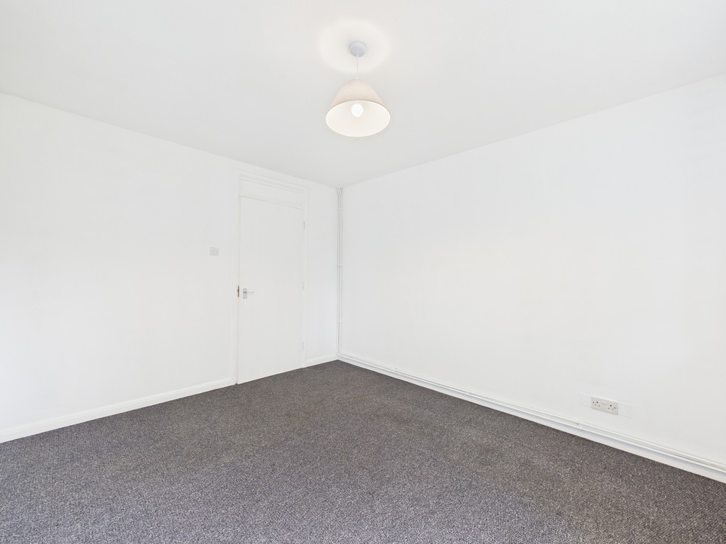 2 bed flat to rent in Laurel Walk, Horsham  - Property Image 7