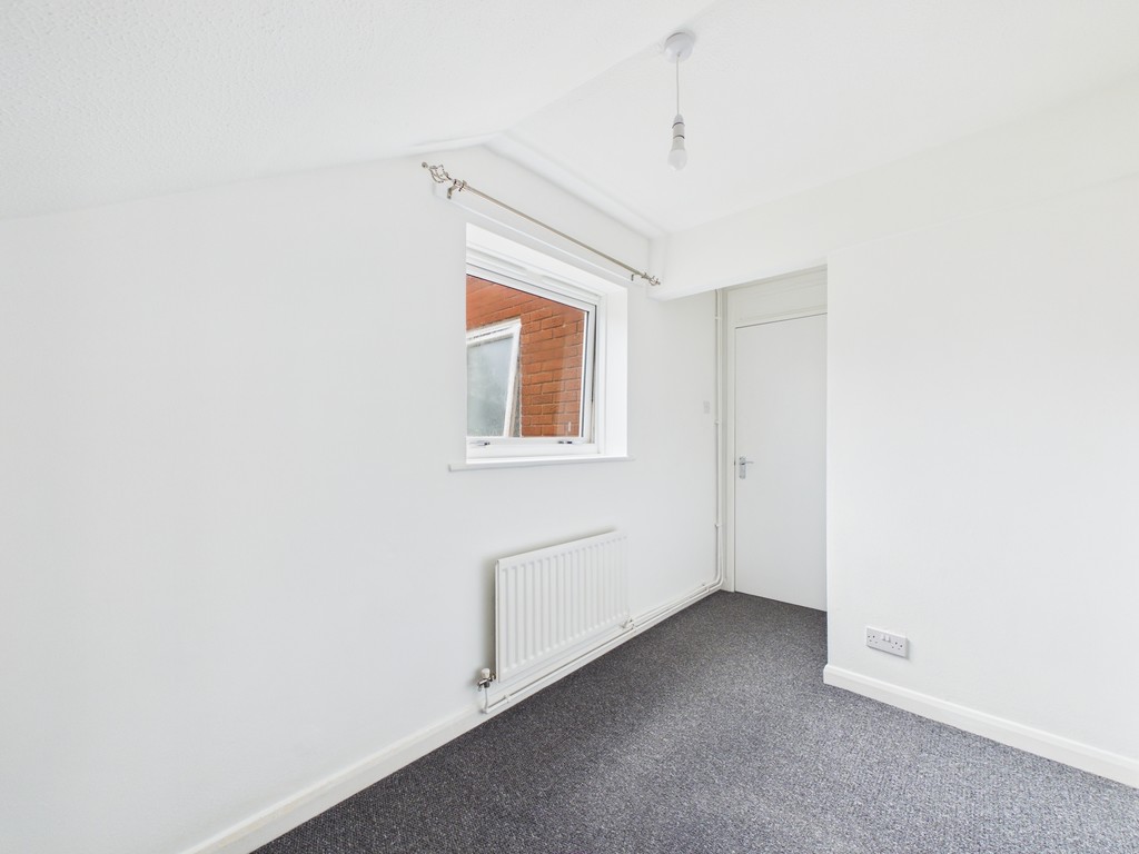 2 bed flat to rent in Laurel Walk, Horsham  - Property Image 8