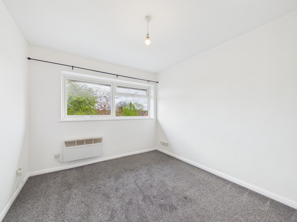 2 bed maisonette to rent in Fitzalan Road, Horsham  - Property Image 4