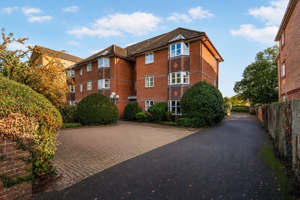 1 bed flat to rent in Westwood Road, Southampton  - Property Image 1