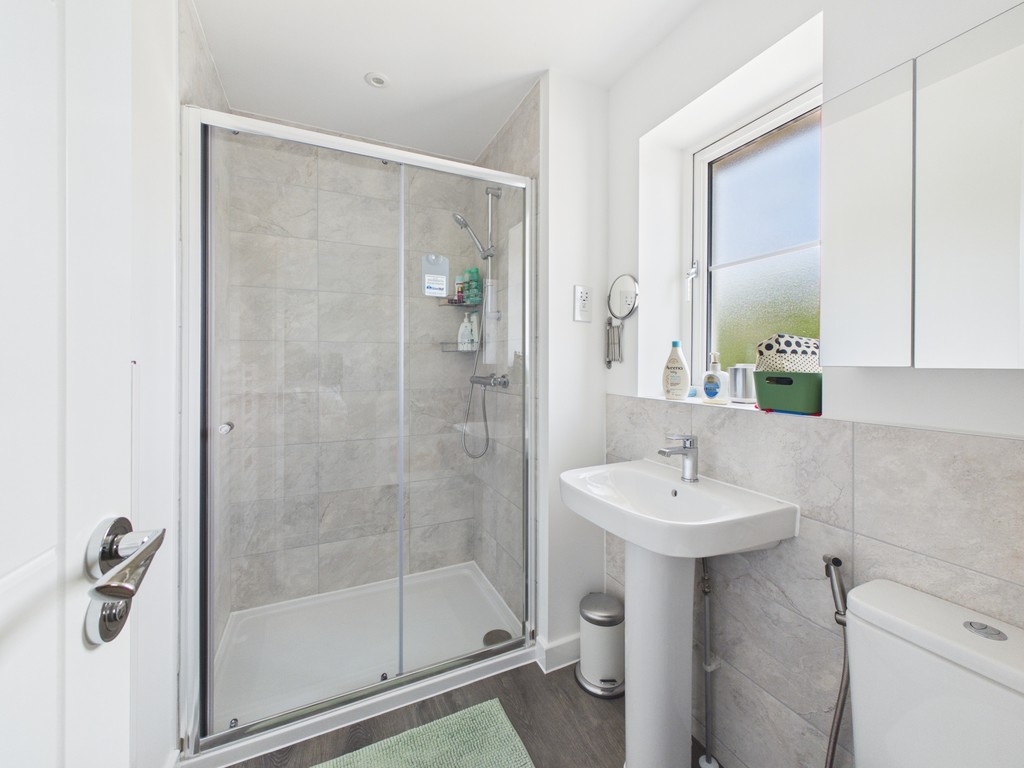 4 bed detached house to rent in Rookfield Road, Faygate  - Property Image 12