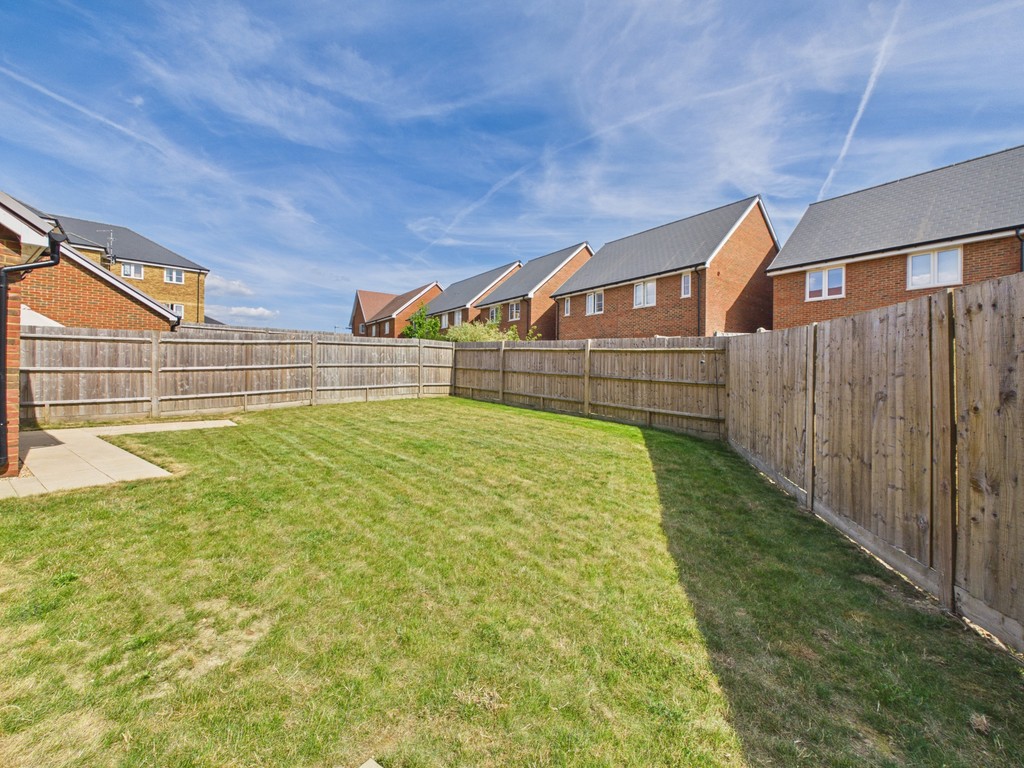 4 bed detached house to rent in Rookfield Road, Faygate  - Property Image 9