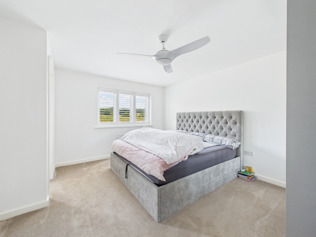 4 bed detached house to rent in Rookfield Road, Faygate  - Property Image 10