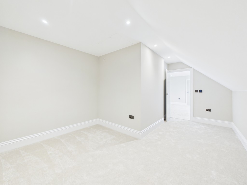 4 bed detached house to rent in Coolhurst Close, Monks Gate  - Property Image 22