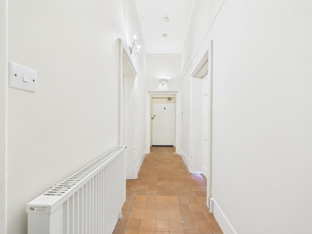 3 bed ground floor flat to rent in Mayes Park House, Warnham  - Property Image 10