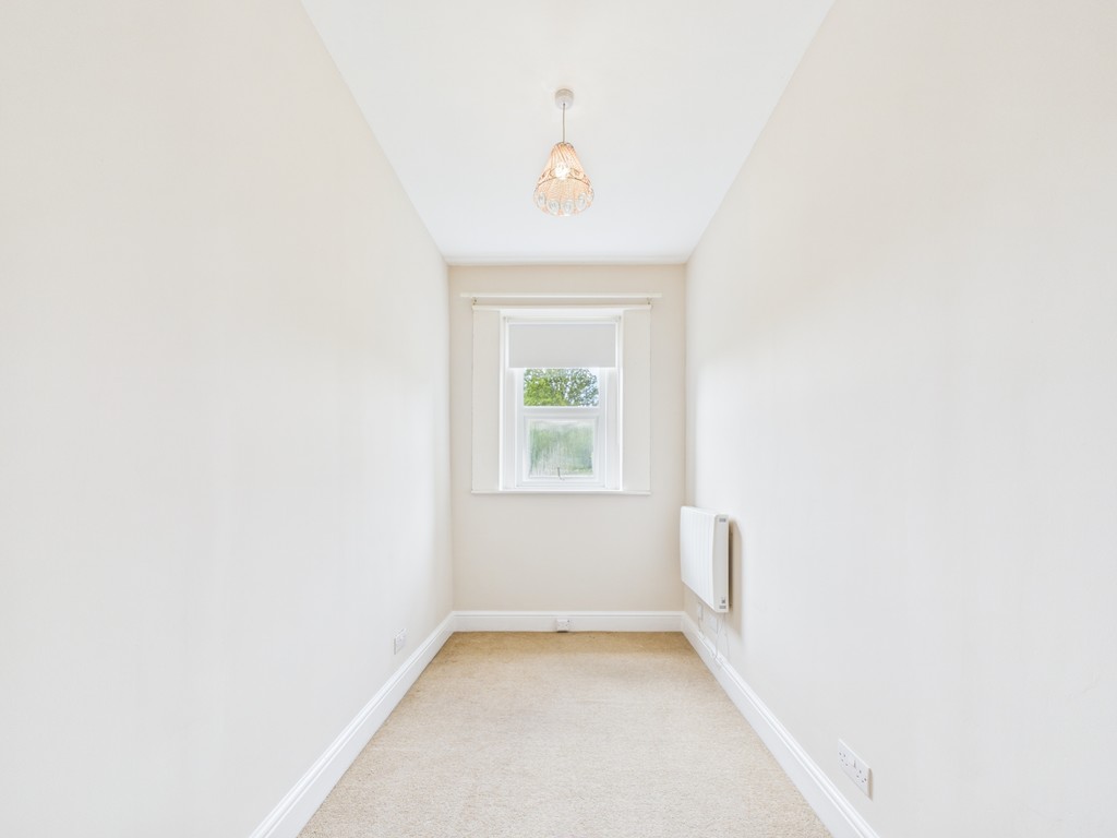 3 bed ground floor flat to rent in Mayes Park House, Warnham  - Property Image 9