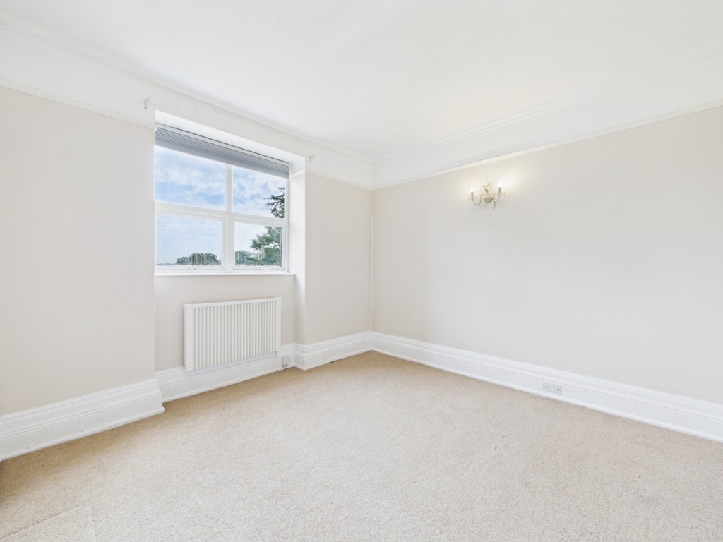 3 bed ground floor flat to rent in Mayes Park House, Warnham  - Property Image 7