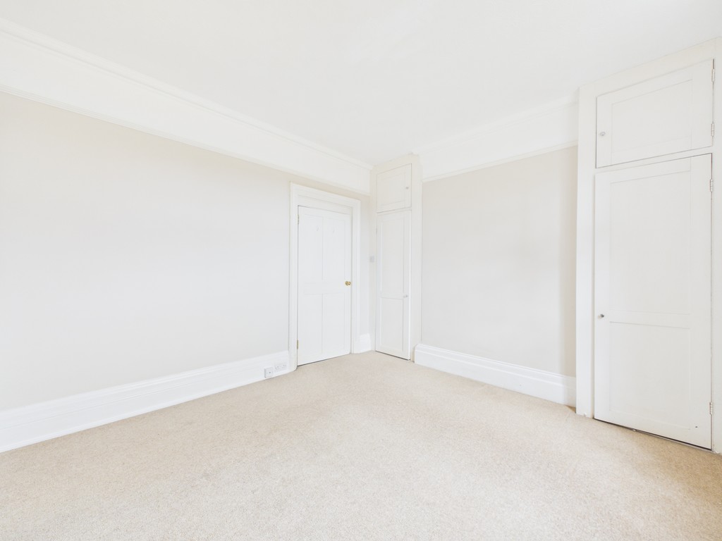3 bed ground floor flat to rent in Mayes Park House, Warnham  - Property Image 8
