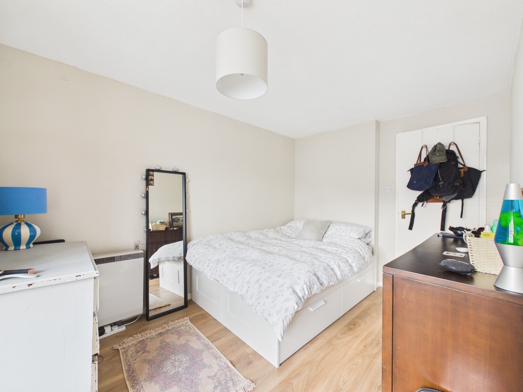 1 bed maisonette to rent in Windsor Close, Southwater  - Property Image 5