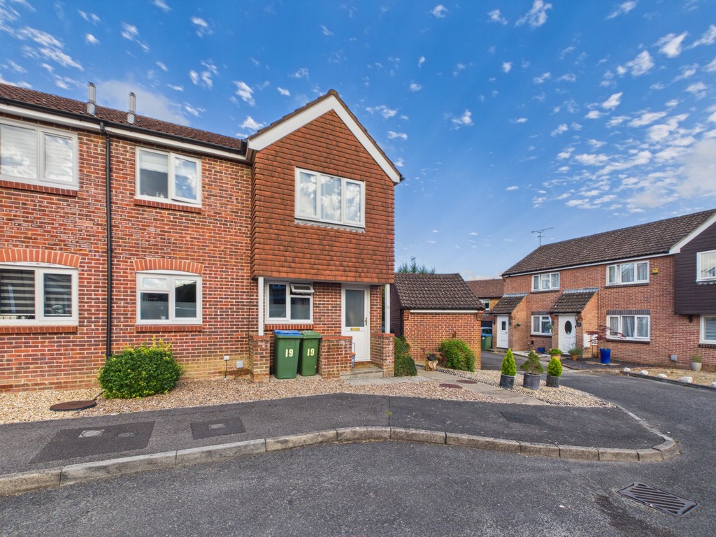 1 bed maisonette to rent in Windsor Close, Southwater