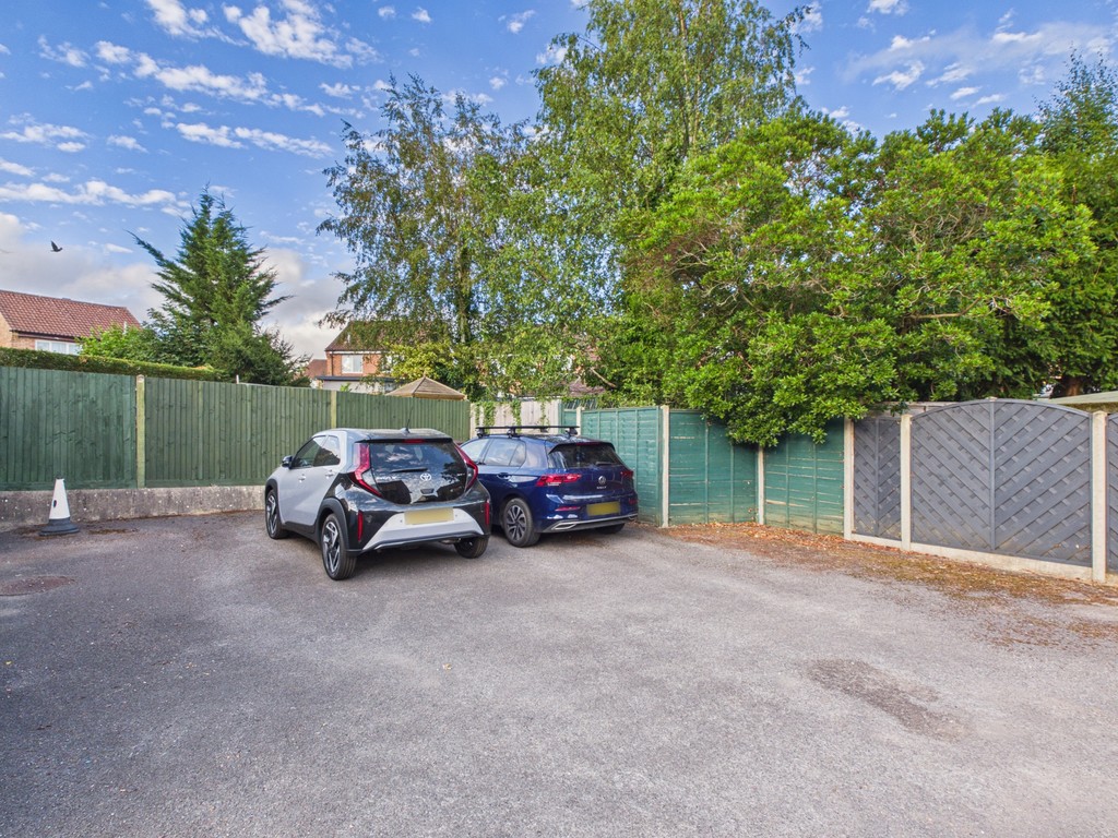 1 bed maisonette to rent in Windsor Close, Southwater  - Property Image 9