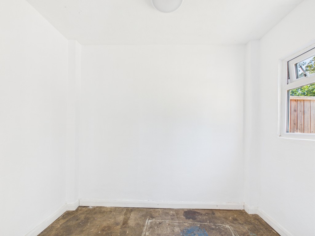 3 bed ground floor flat to rent in Mayes Park House, Warnham  - Property Image 15