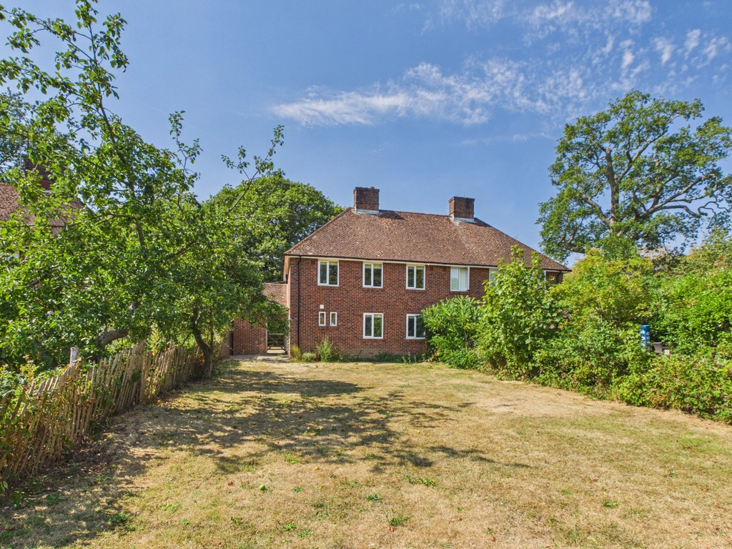 3 bed ground floor flat to rent in Mayes Park House, Warnham  - Property Image 14