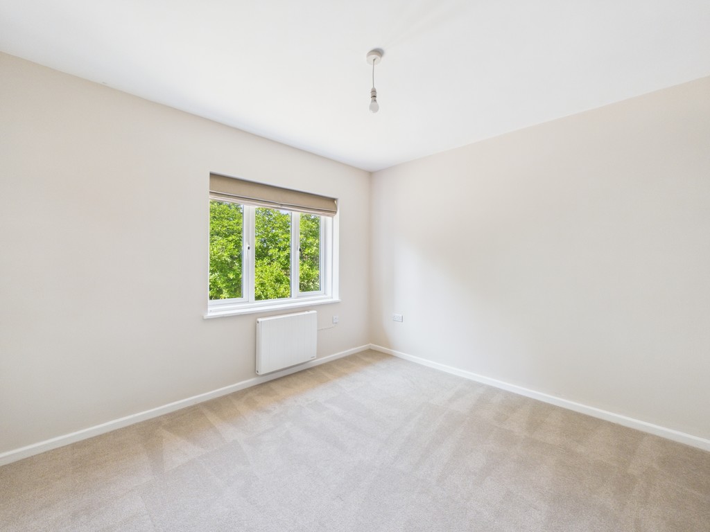 3 bed ground floor flat to rent in Mayes Park House, Warnham  - Property Image 7