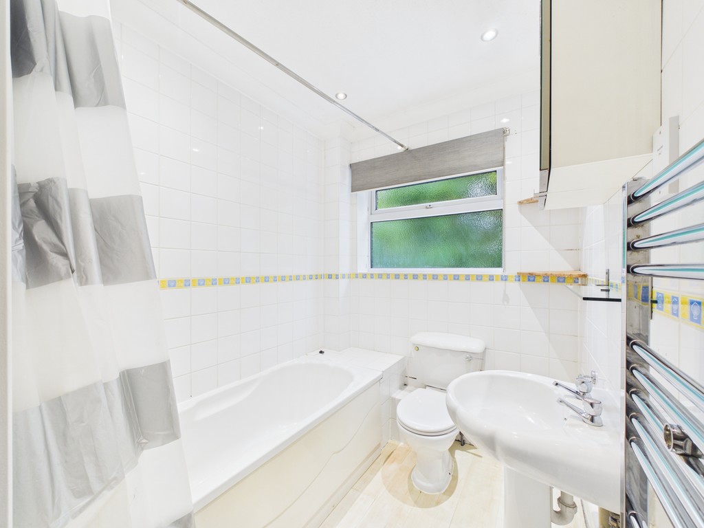 3 bed semi-detached house to rent in Leith View Road, Horsham  - Property Image 10