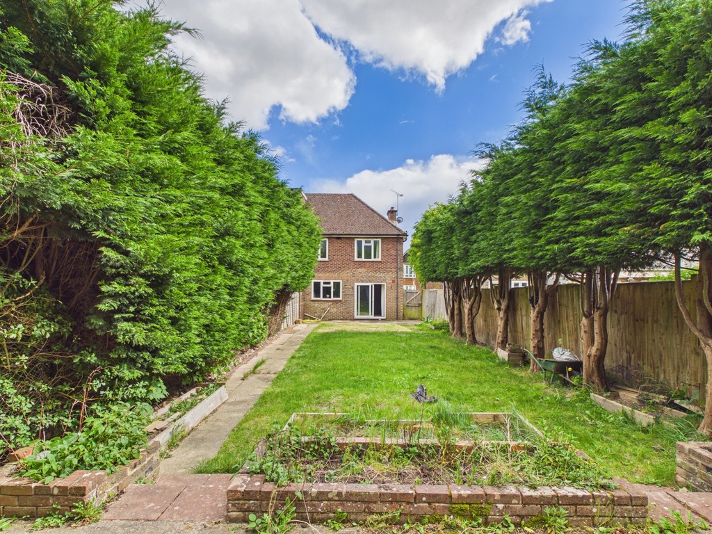 3 bed semi-detached house to rent in Leith View Road, Horsham  - Property Image 11