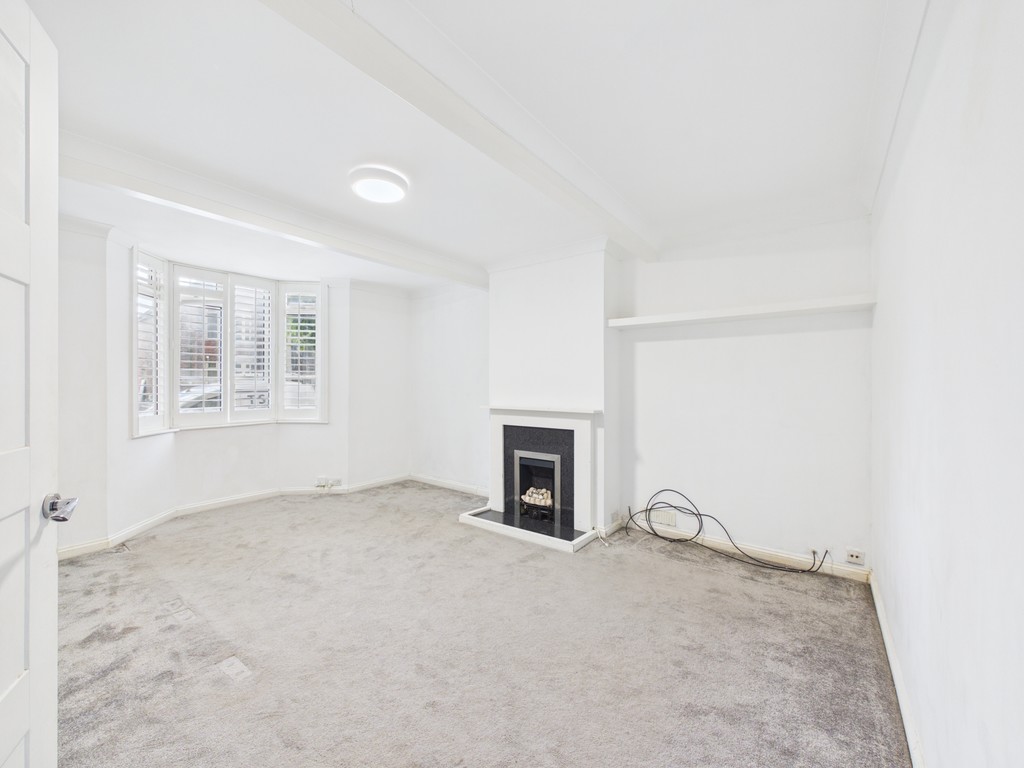 3 bed semi-detached house to rent in Leith View Road, Horsham  - Property Image 4