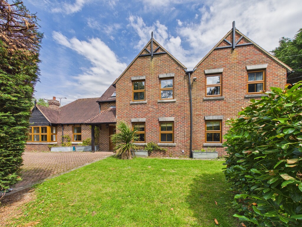 4 bed detached house to rent in Cowfold Road, Bolney  - Property Image 15