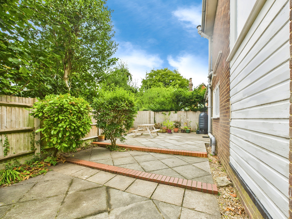 4 bed detached house for sale in Lambs Farm Road, Horsham - Property Image 14