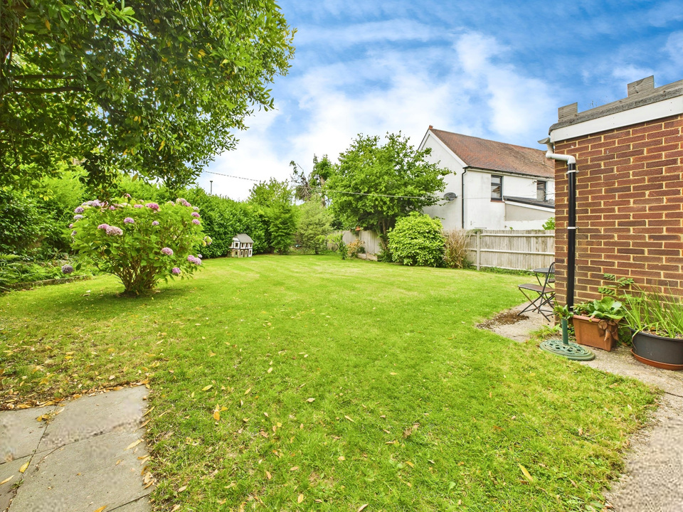 4 bed detached house for sale in Lambs Farm Road, Horsham - Property Image 16