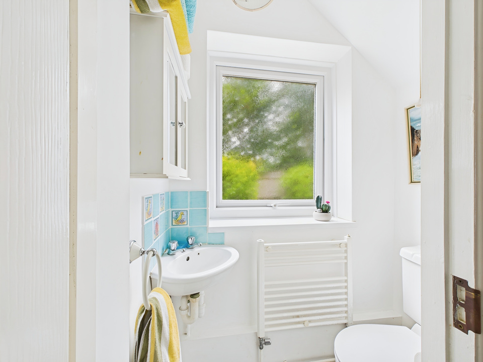 4 bed detached house for sale in Lambs Farm Road, Horsham - Property Image 17