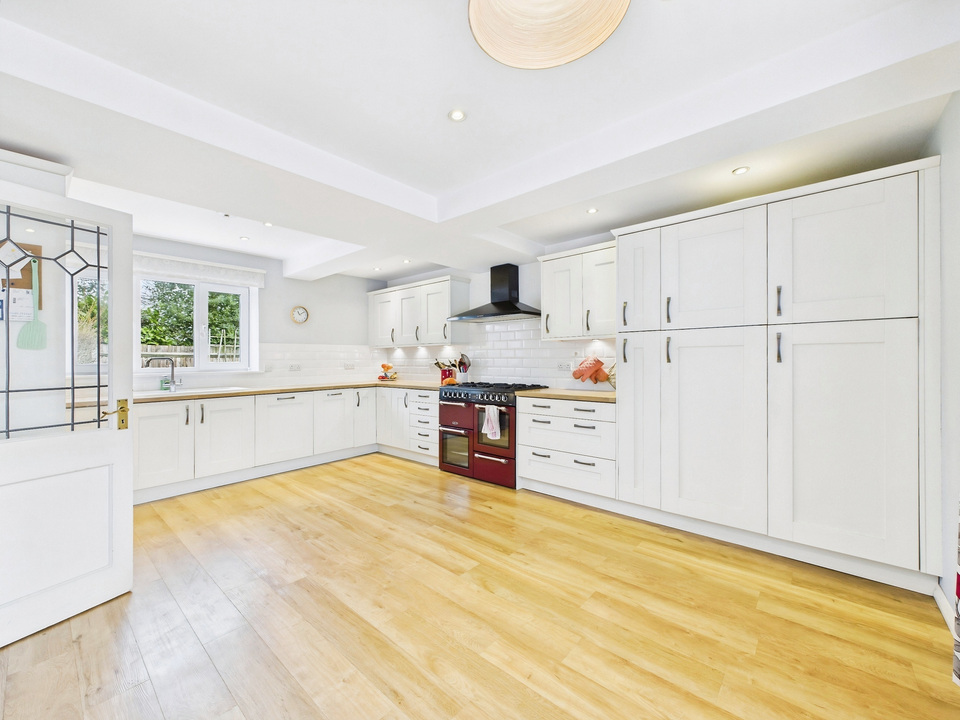 4 bed detached house for sale in Lambs Farm Road, Horsham - Property Image 3