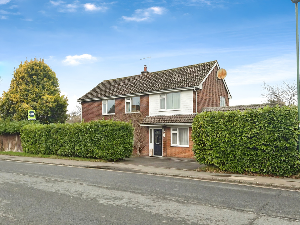 4 bed detached house for sale in Lambs Farm Road, Horsham