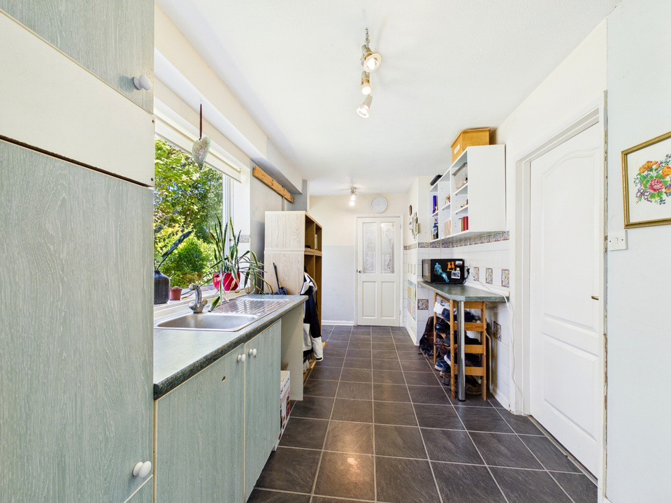 4 bed detached house for sale in Lambs Farm Road, Horsham  - Property Image 10