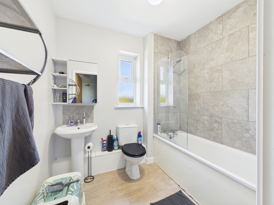 1 bed apartment for sale in 5 Elm House, Rapley Rise, Southwater  - Property Image 6