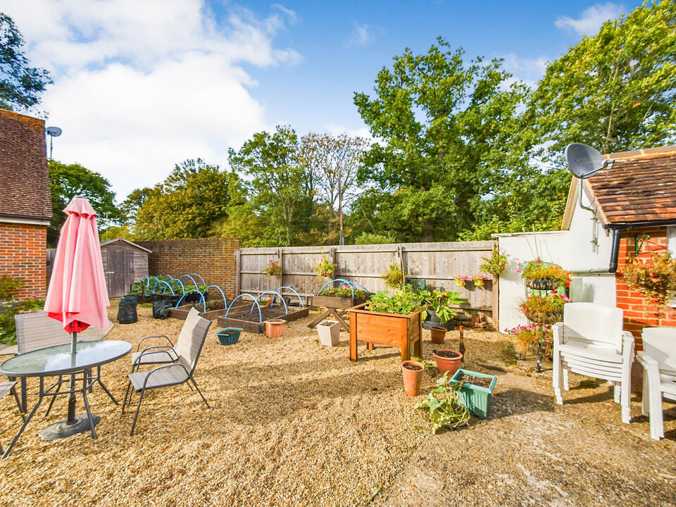 2 bed apartment for sale in Church Street, Warnham, Horsham - Property Image 10