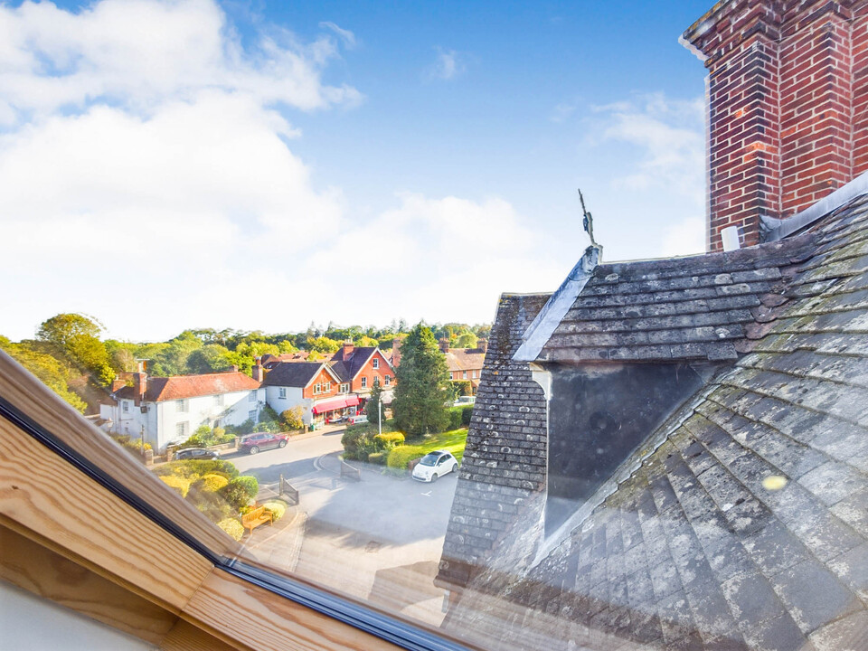 2 bed apartment for sale in Church Street, Warnham, Horsham - Property Image 12