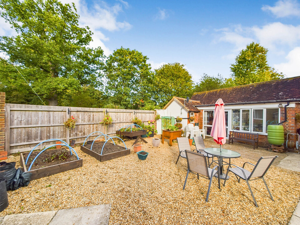 2 bed apartment for sale in Church Street, Warnham, Horsham - Property Image 14