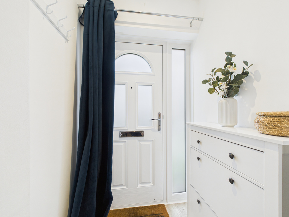 3 bed terraced house for sale in Wakehurst Mews, Horsham, West Sussex - Property Image 13