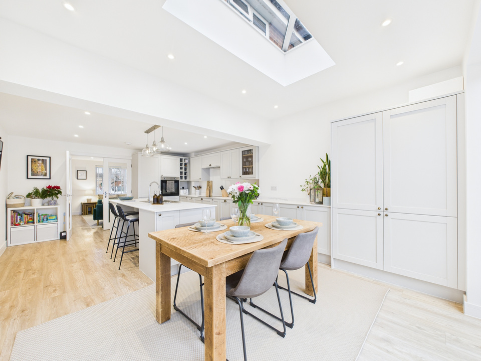 3 bed terraced house for sale in Wakehurst Mews, Horsham, West Sussex - Property Image 5