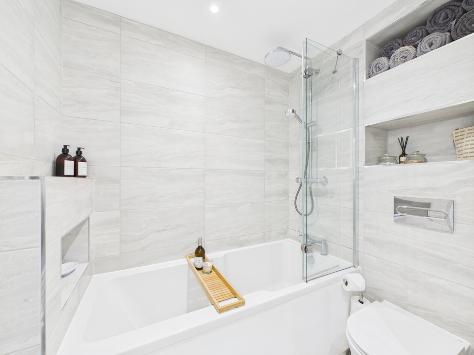 3 bed terraced house for sale in Wakehurst Mews, Horsham, West Sussex - Property Image 19