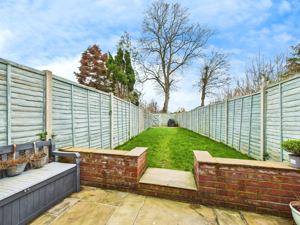 3 bed terraced house for sale in Wakehurst Mews, Horsham, West Sussex - Property Image 21